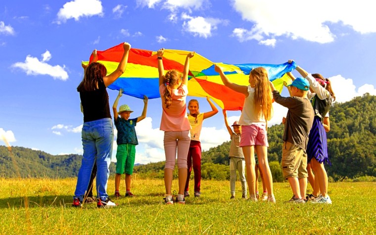 artem-kniaz-DqgMHzeio7g-unsplash