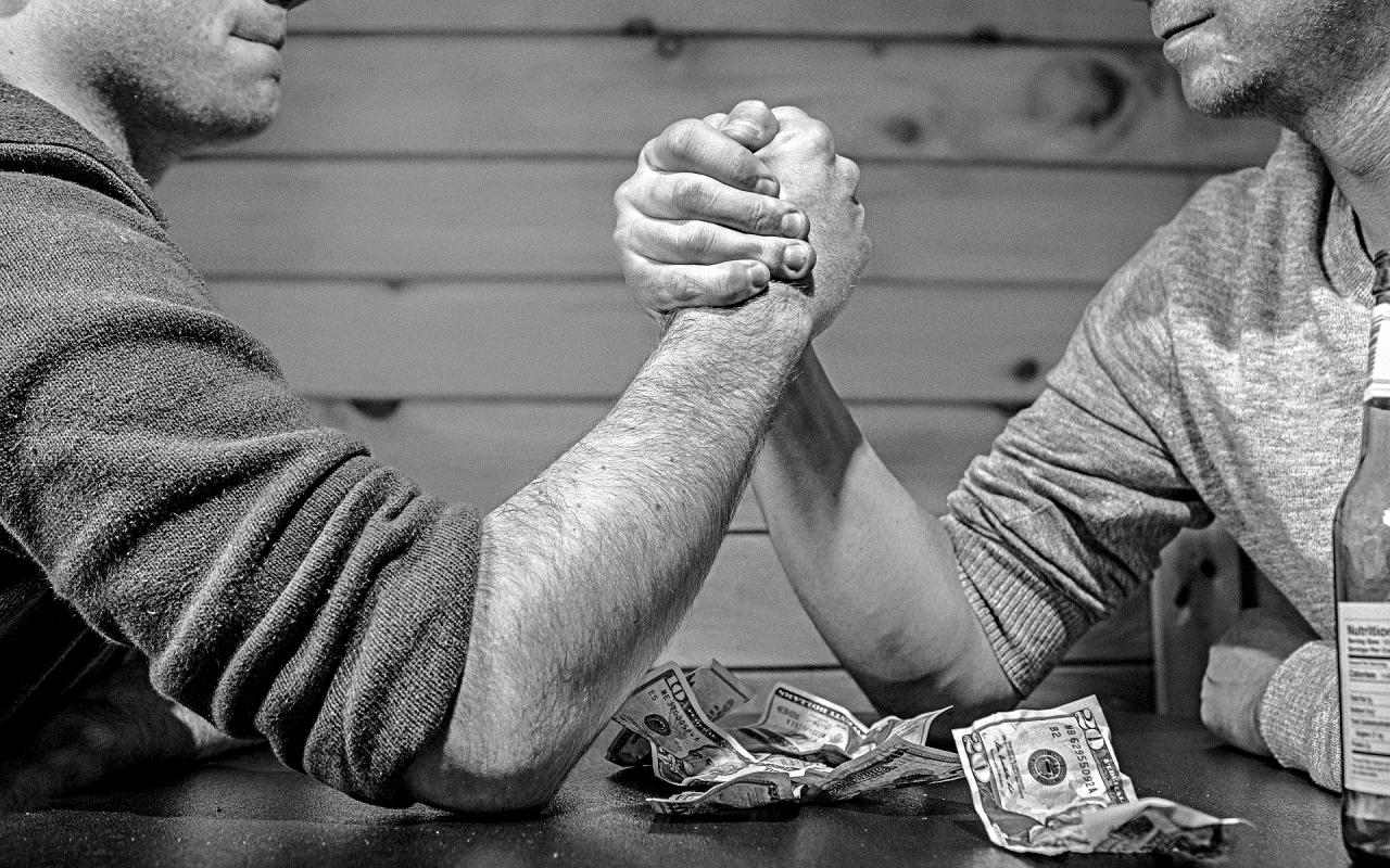 arm-wrestling-567950_1920