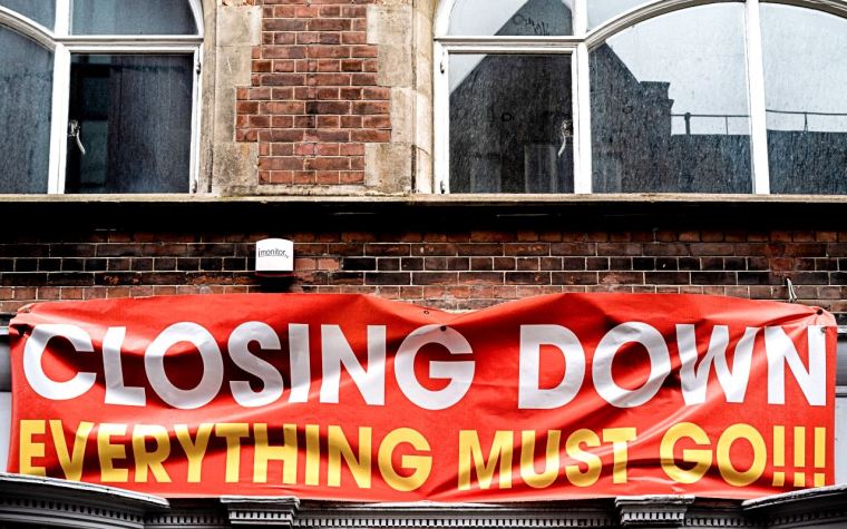 the-blowup-5OfPf3_u_2c-unsplash